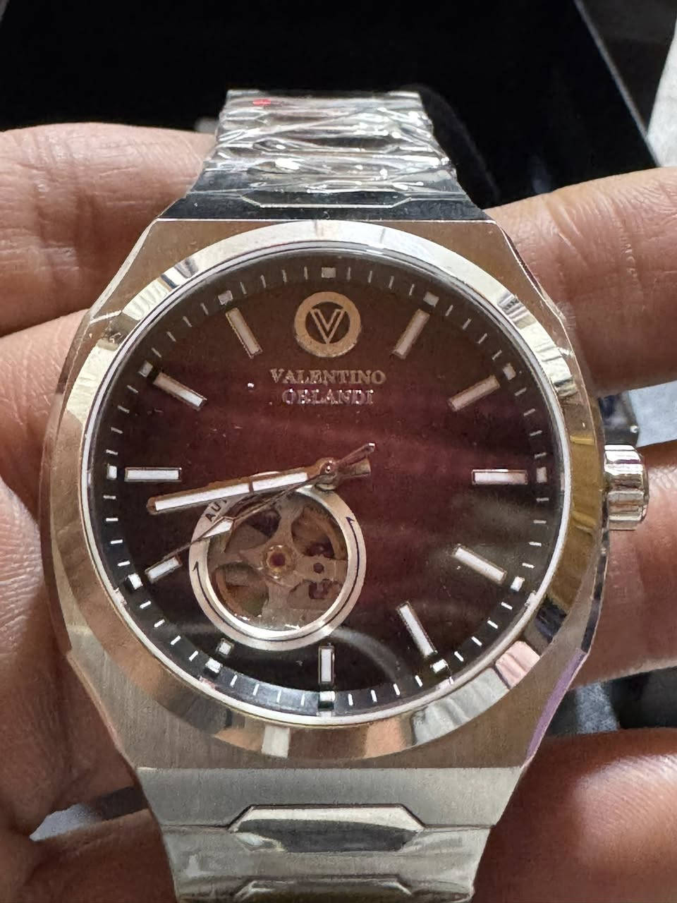 السلام عليكم ساعه من ماركه فلنتينو الايطاليه السعرخاص او الاتصال على واتساب ***********
