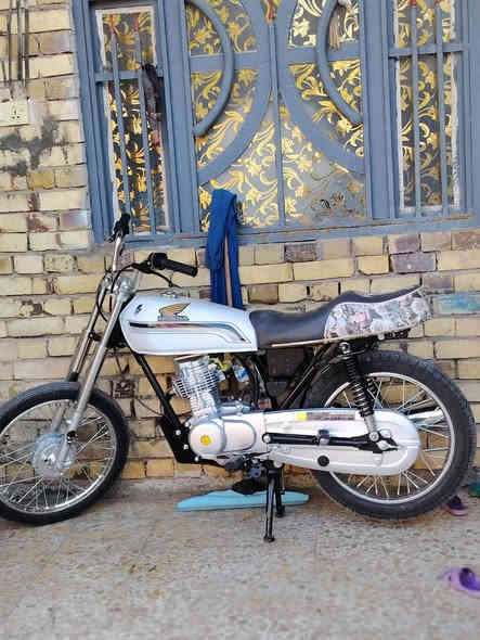 شباب دراجه أوراق سكنر مديل 26 تعمير صارله 15 تعمرت غراض كله اصلي من سيد خلدون سعره 900وبيه مجال لشراي رجان الموشراي لا يتعبني
***********
