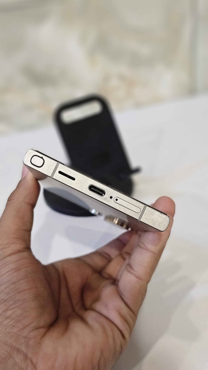 اس 24 الترا ذاكره 256 شرق اوسط دبل سيم كارت 
جهاز نضيف ومكفول ع فحص تاخذه من بيتي 
ملحقات كيبل جديد اصلي بعده ما مفتوح أصلا وحافظه فقط باكيته ضايع 
950 وبي مجال 
العنوان: النجف الاشرف 
*********** واتساب فقط النجف, العراق
