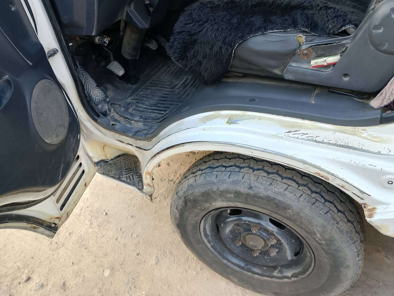 السلام عليكم كيا حمل للبيع موديل 2012 رقم واسط انجليزي مكينه بيها بخار وبسمي مكاني بغداد مقفوله عدد دوسات ***********
