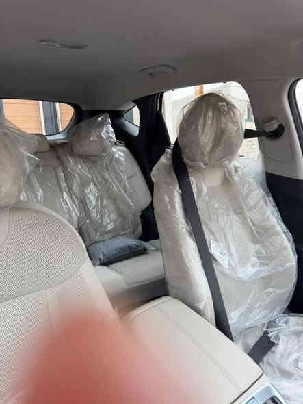 فول مواصفات عدا البانوراما 

شاشة جبيرة متصلة

كشن فول كهرباء 

قطعتين تبريد 

جنطة كهرباء 

كفالة عامة عدا نص شبر  بل باب موضح بل صور السيارة ماشية 11 الف   

السيارة سعرهة 228 وبيهة مجال 

مكلف بل نشر 

مكان السيارة المدائن 

للاتصال ***********

***********
