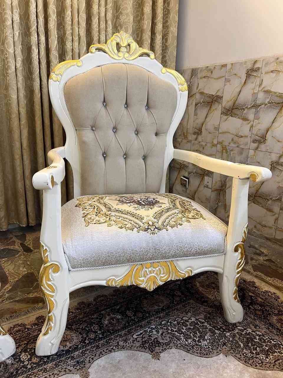 تخم تركي خشب زان اخو الجديد عشر مقاعد مع طبله وسطيه السعر ٨٥٠.  مكانه المنصور ***********
