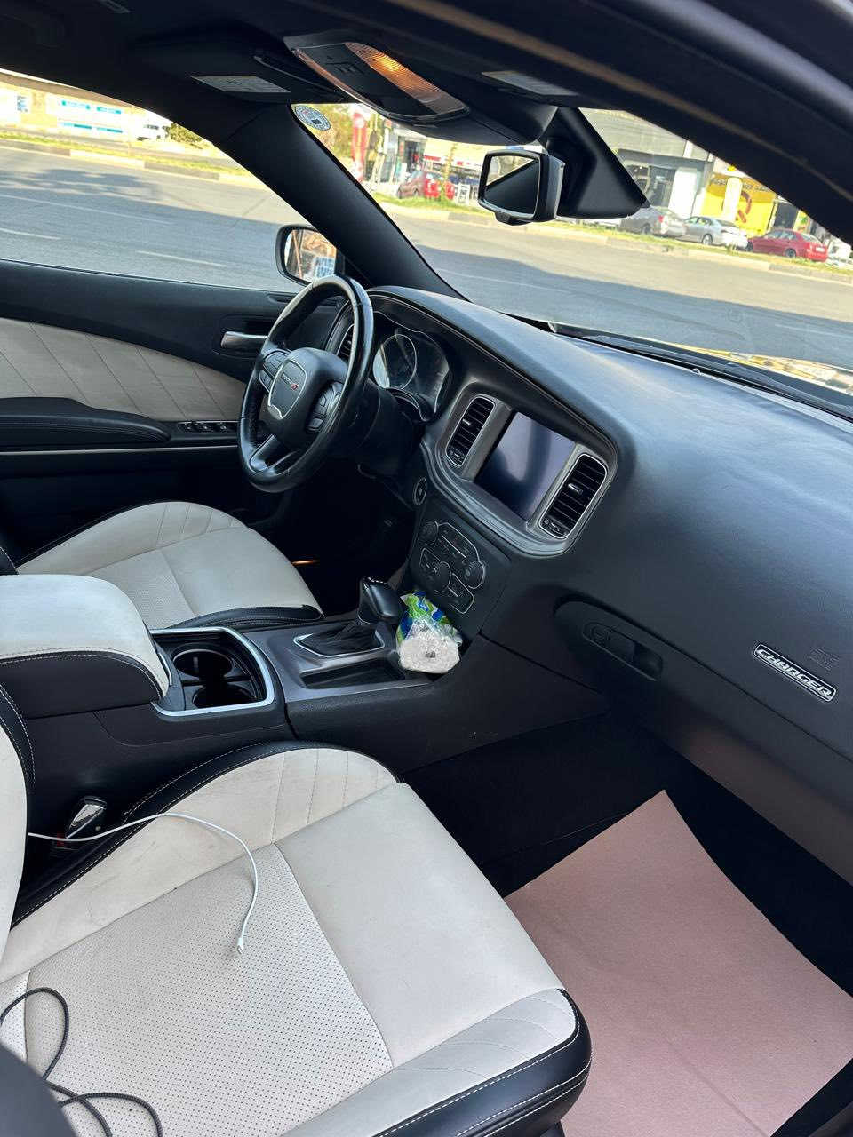 سلام عليكم. جارجر موديل ٢٠٢٣ GT
بيها قطعتين صبغ مابيها شاصي ولاضربه قويه بيها فقط بونيد وجامرلغ السكن 
مكاني كركوك 
السعر ٢٧٥ وبيها مجال 
ماشيه ٩٠ كيلومتر  السياره جدا نظيف مال البيت


**إذا كنت صاحب هذا الإعلان وتريد حذفه لأي سبب، رجاءا أرسل رسالة إلى الدعم الفني**