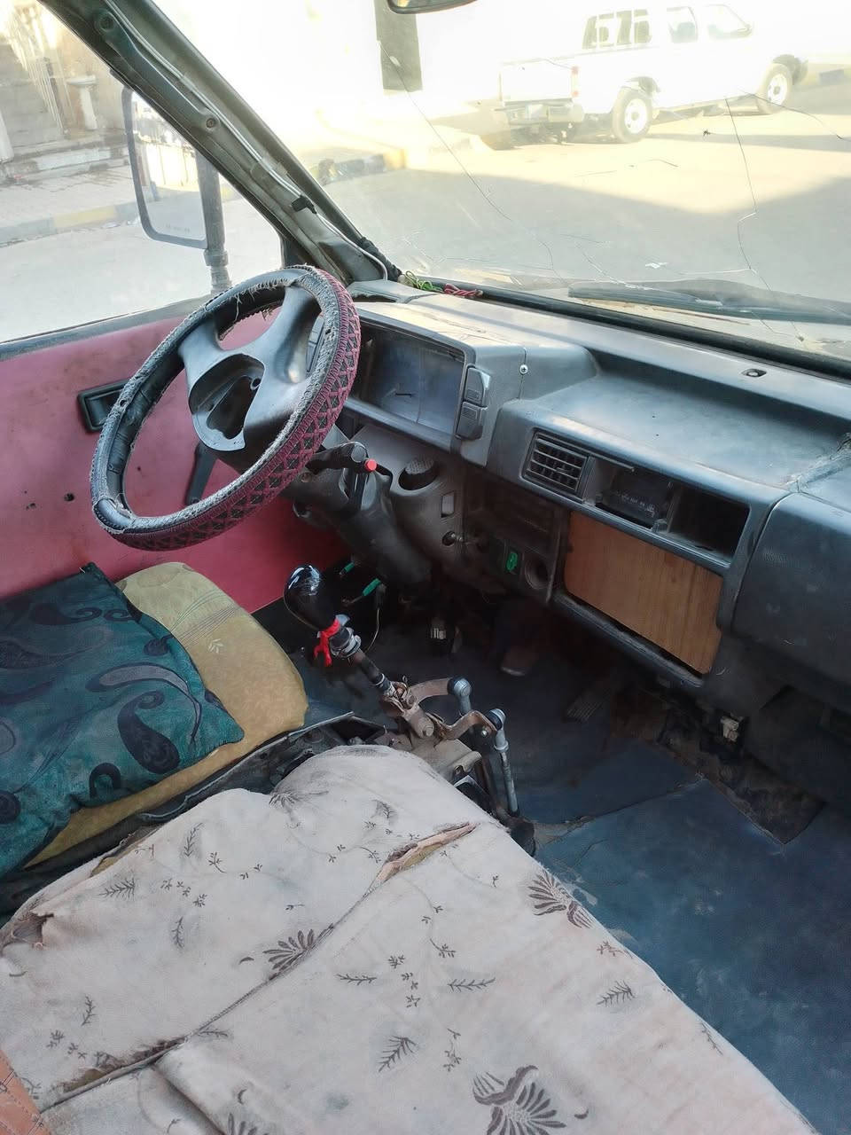 بسته موديل 95 للبيع
كير نضيف محركه نضيف تايرات أخو الجديد 

اكسن خفيف شواصي  بلاديات باتري جديد 

كشر شوفت عينك (السياره عوزله تلحيضات قليله كلش ) 

السعر 27 وبيه مجال لشراي راعيه موجود  
مكاني واسط فضاء الصويرة

الاتصال علئ الرقم ***********
