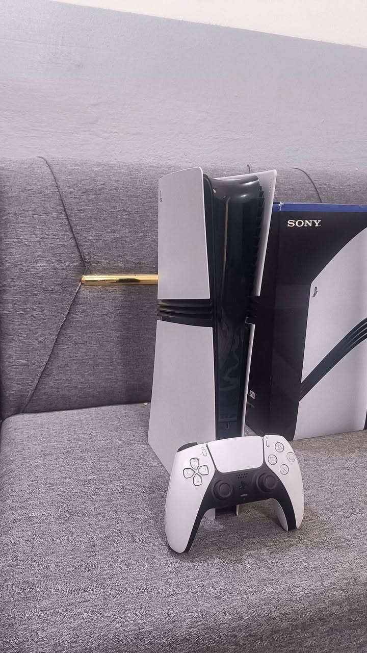 سلام عليكم بلي 5 برو ذاكرة 2 تيرا نضافة عالية جدا مع كامل ملحقاته الاصليه السعر مليون 65 الف وبيه مجال بسيط توصيل متوفر


**إذا كنت صاحب هذا الإعلان وتريد حذفه لأي سبب، رجاءا أرسل رسالة إلى الدعم الفني**