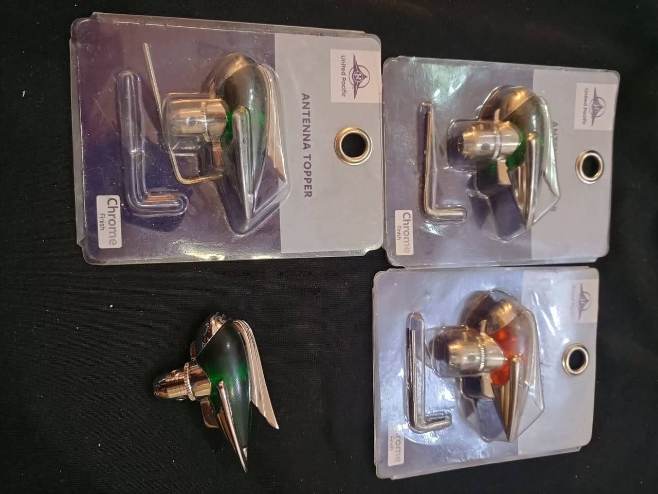 سلام عليكم
للبيع شموع وعصافير اصلي 
الاتصال ***********
