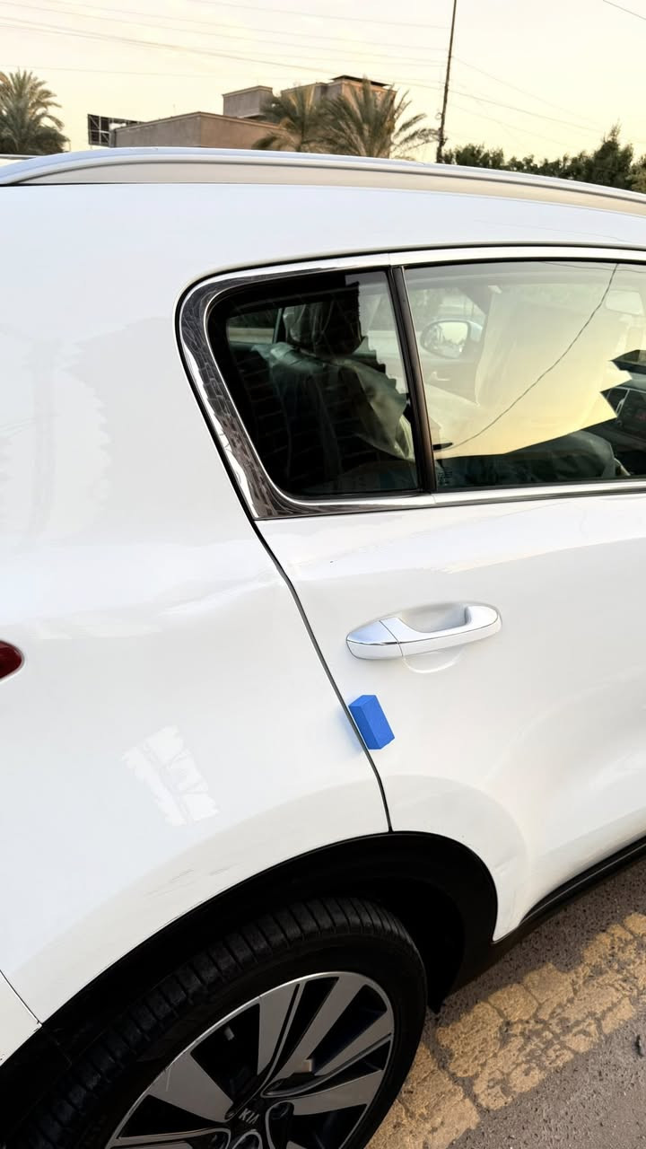 كيا اسبورتج 2019 خليجيه 
مكفوله كفاله عامه على وضع الشركه 
بيها فقط شغط موضح بالصوره 
مكينه 2000 دوش 
حساسات 
بنراما 
السياره جديده بمعنى الكلمه 
سنويه وهزه كله جديد 
بأسمي تحويل ثانيوم 
السعر 198 
العنوان بغداد البياع 
***********
