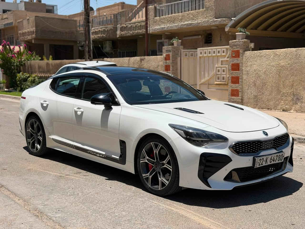 ستنكر 2019 Gt2 اعلى المواصفات
مكينه 3.3 تون تيربو محرك وكير مكفولات
السياره بيهه فقط بنيد نفسه مصبوغ بدون داخل ولا ايرباك السياره جاهزه تخم تاير جديد 
صدر امامي خلفي جديد تبريد ثلج 
رقم اربيل بئسمي
مكاني بغداد السيديه
السعر 168وبيه مجال 
***********
