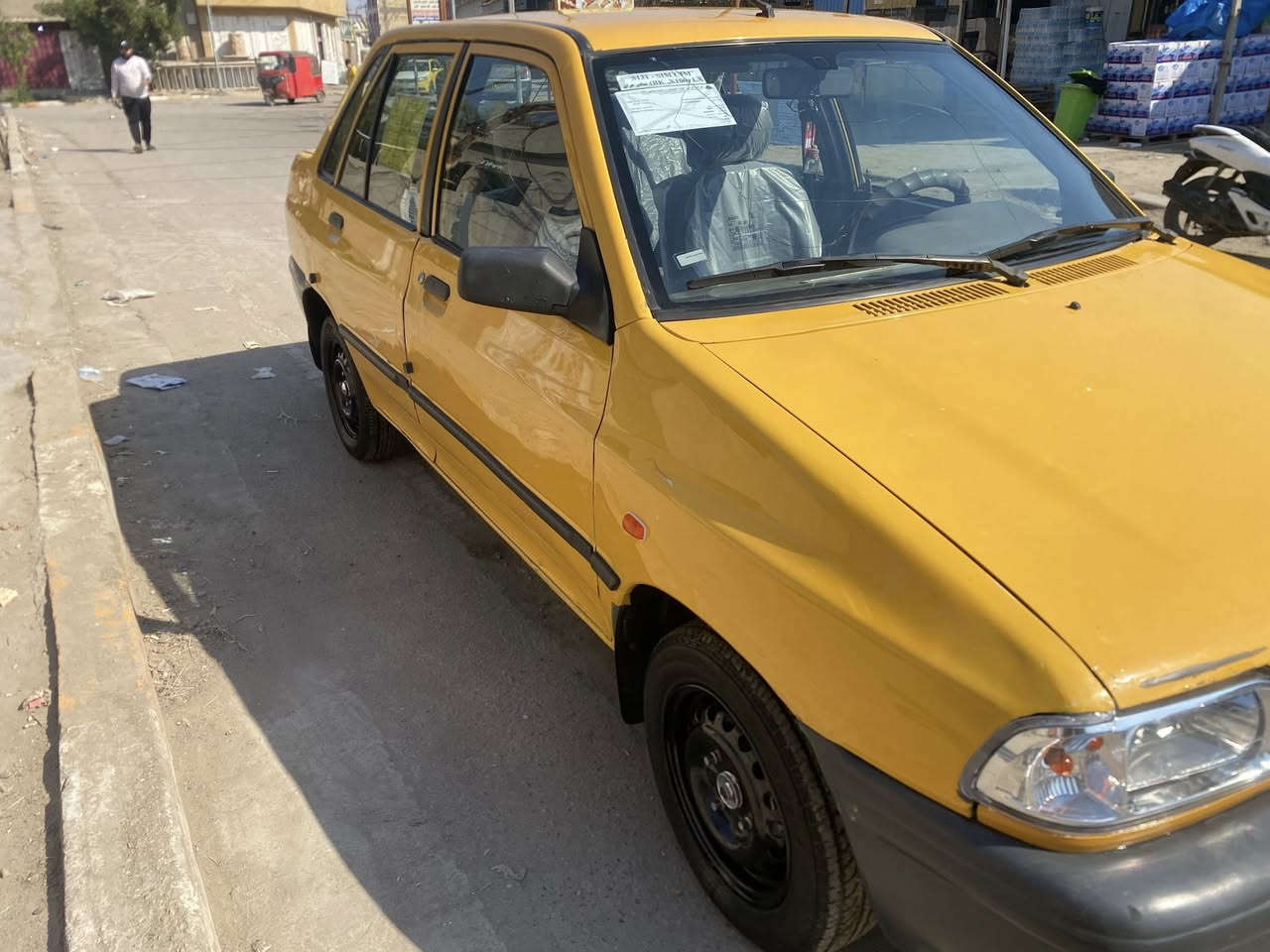 سلام عليكم سايبة موديل 2015 مكينة وكير و حداديه و شواصي مكفولات تبريد ثلج تخم تاير مكفوله من الصبغ والتبديل السعر 37 وبيها مجال هاتف *********** مكان نهايت حي اور
