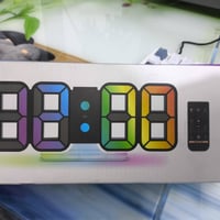 ساعة رقمية • ألوان متغيرة • يحتاج بطارية