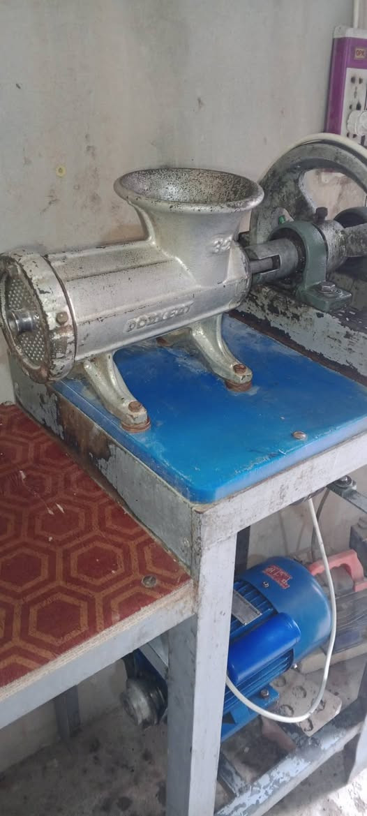 السلام عليكم يتوفر مكينة ثرم لحم حجم كبير
للاستفسار الاتصال او مراسله ع واتساب ***********
