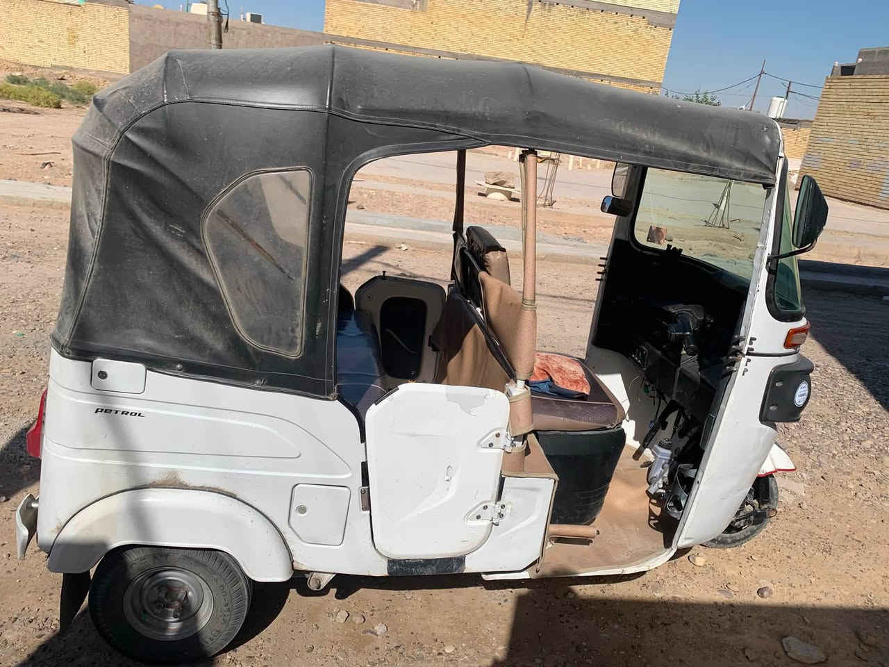 السلام عليكم تكتك٢١ رقم ميسان إنكليزي مشروع وطني بيها ضربه خفيفه بالغد راجع بارد تكتك خير من الله كبل لشارع مكاني. بغداد حي البتول جسر الفرنسي سعر  ٧٠٠٠ وبيها مجال حق الجيه رقم الهاتف ***********

