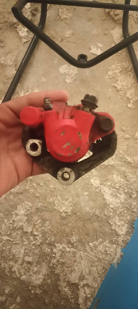 السلام عليكم كفر ماكس عدله اربع ولفات وفج بلادي مال حاويه وكابريتر بلادي مال حاويه وكاسحه للبيع كلمن وسعره راسني وبيك خير وتددلل مكاني كربلاء الابراهيميه***********
