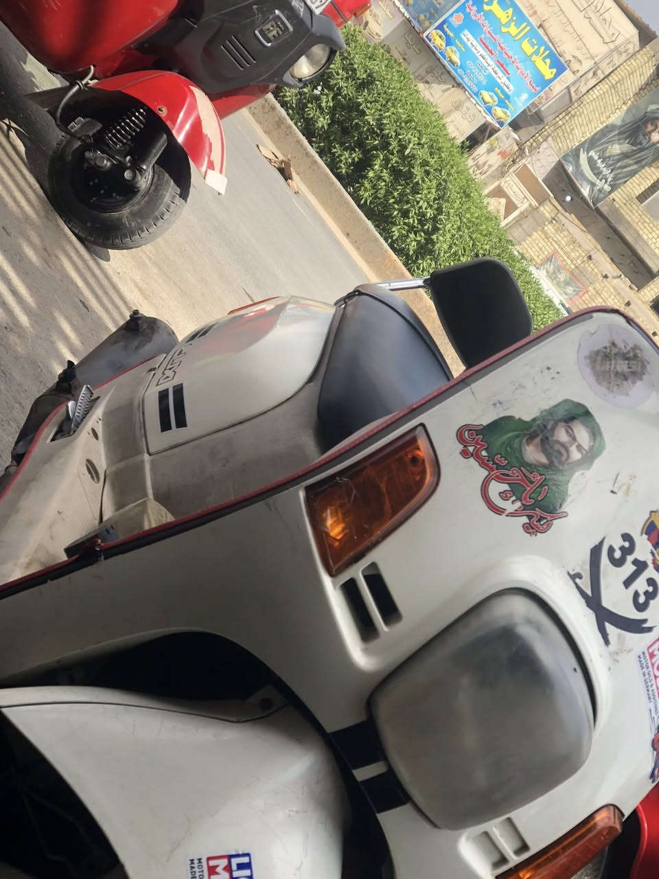 سلام عليكم دراجه بوليس كفرات بلاديه محرك ما مفتوح دراجه خير من الله 
سعر دراجه 600 بيها مجال قليل 
مكاني بغداد شعب حيور 
رقم تلفون***********
