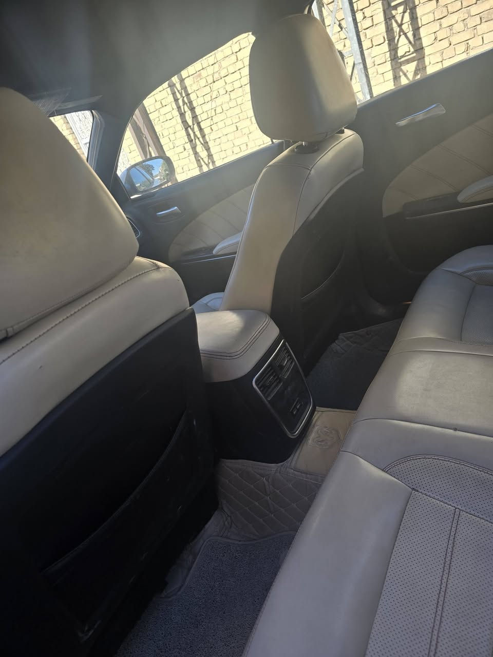 لسلام عليكم جارجر ١٥ كنديه بيه بابين مبدلات بدون ايرباك سياره فقط اي صبغ مابيه سونار مرفق بصور اتصل ***********
