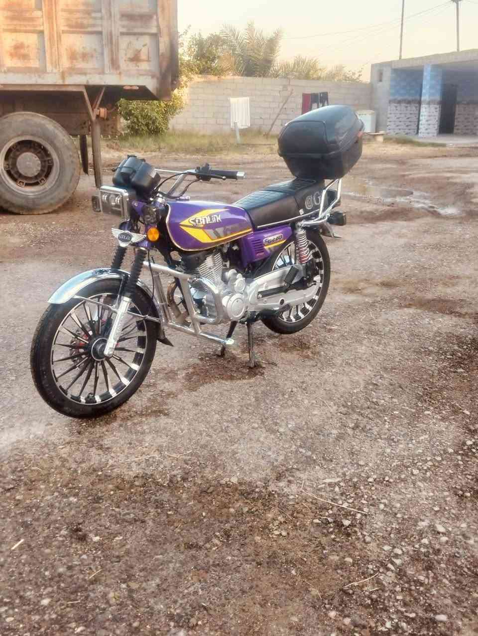 السلام عليكم دراجه للبيع ماكينه 200 موديل 25   
سعر 900 بيها مجال ***********
