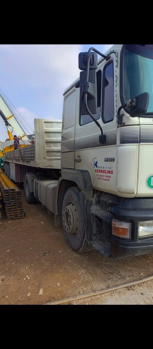 السلام عليكم سياره مان موديل 91 سياره جاهزه للعمل تخم تاير جديد كير ومكينه حلوات سياره سنويه جدد 28 رقم السياره نجف انكليزي 28 مكان السياره النجف كوفه سعر السياره اتصل على رقم الهاتف ***********
