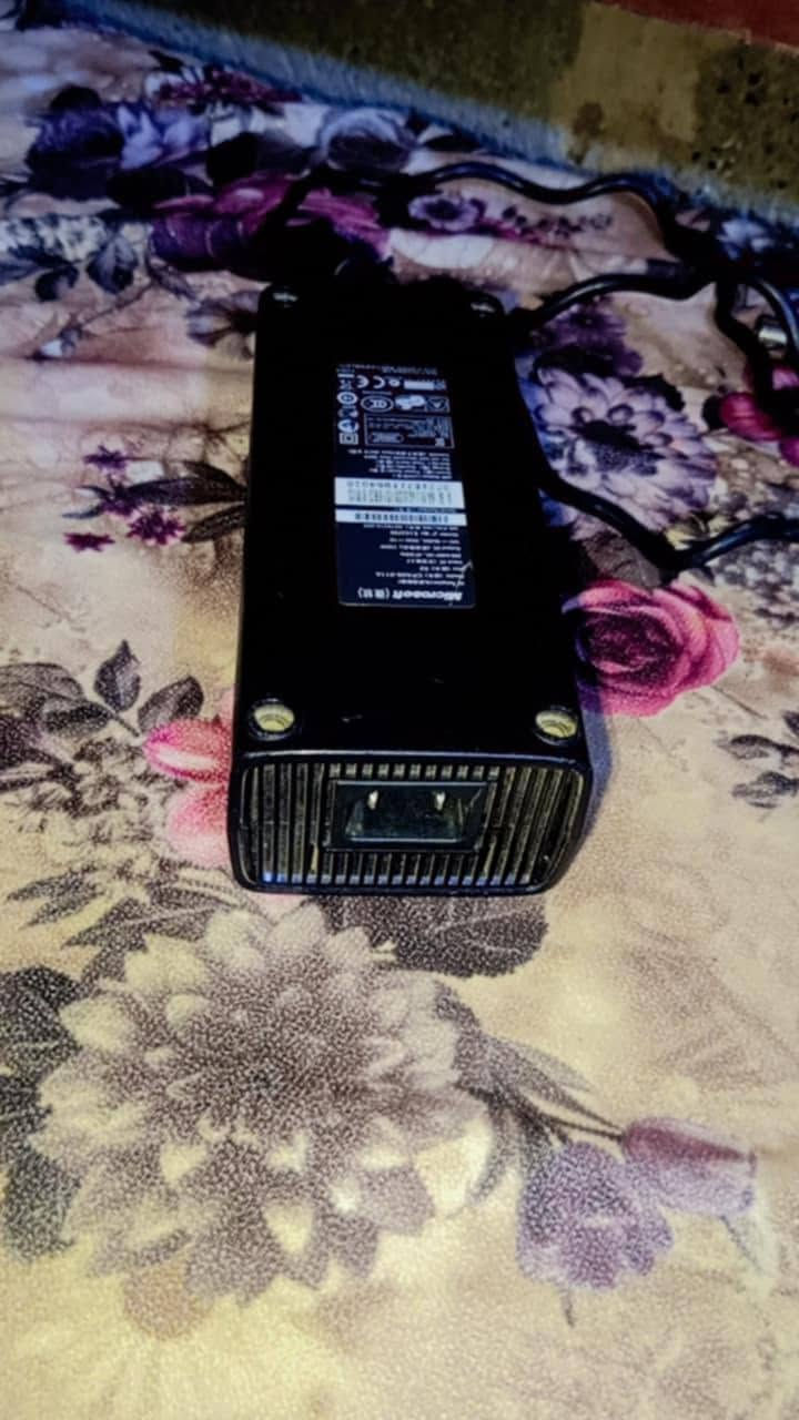 Xbox 360
75 لعبه بي تقريباً او اكثر  المكان بروانه يم معمل الثلج القديم  💚


**إذا كنت صاحب هذا الإعلان وتريد حذفه لأي سبب، رجاءا أرسل رسالة إلى الدعم الفني**