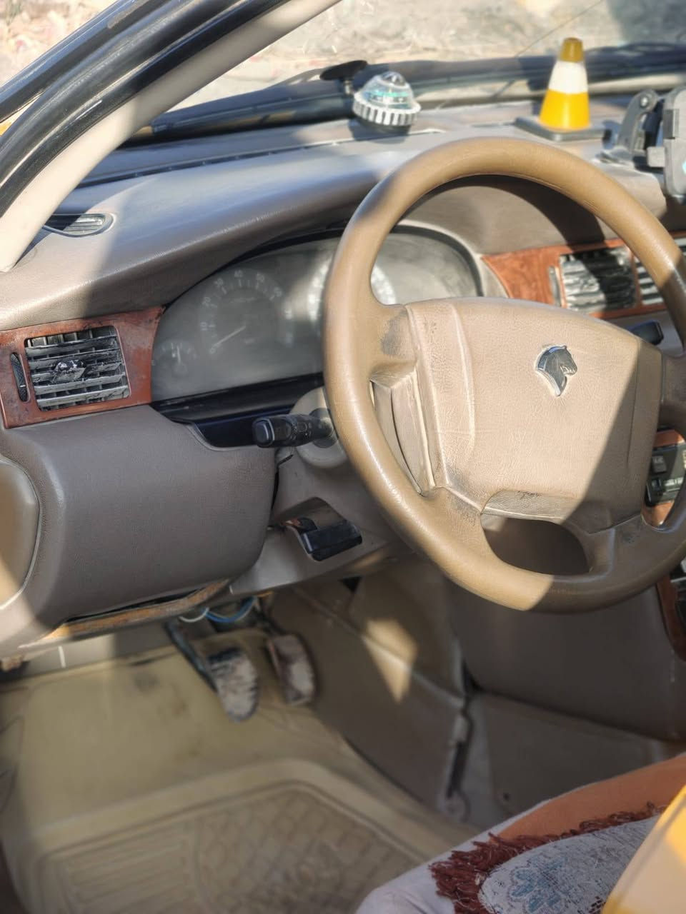 سلام عليكم سمند للبيع موديل 10محدثه 11سياره جاهزه ونضيفه محوره بيكاتشو محرك توني شاده تخم تاير جديد حداديه نقص بس تبريد فقط السعر 37وبيه مجال قليل للشراي فقط مو شراي طلع كبل لان السياره مال جناي للعلم السياره بسمي   ألاستفسار ***********
