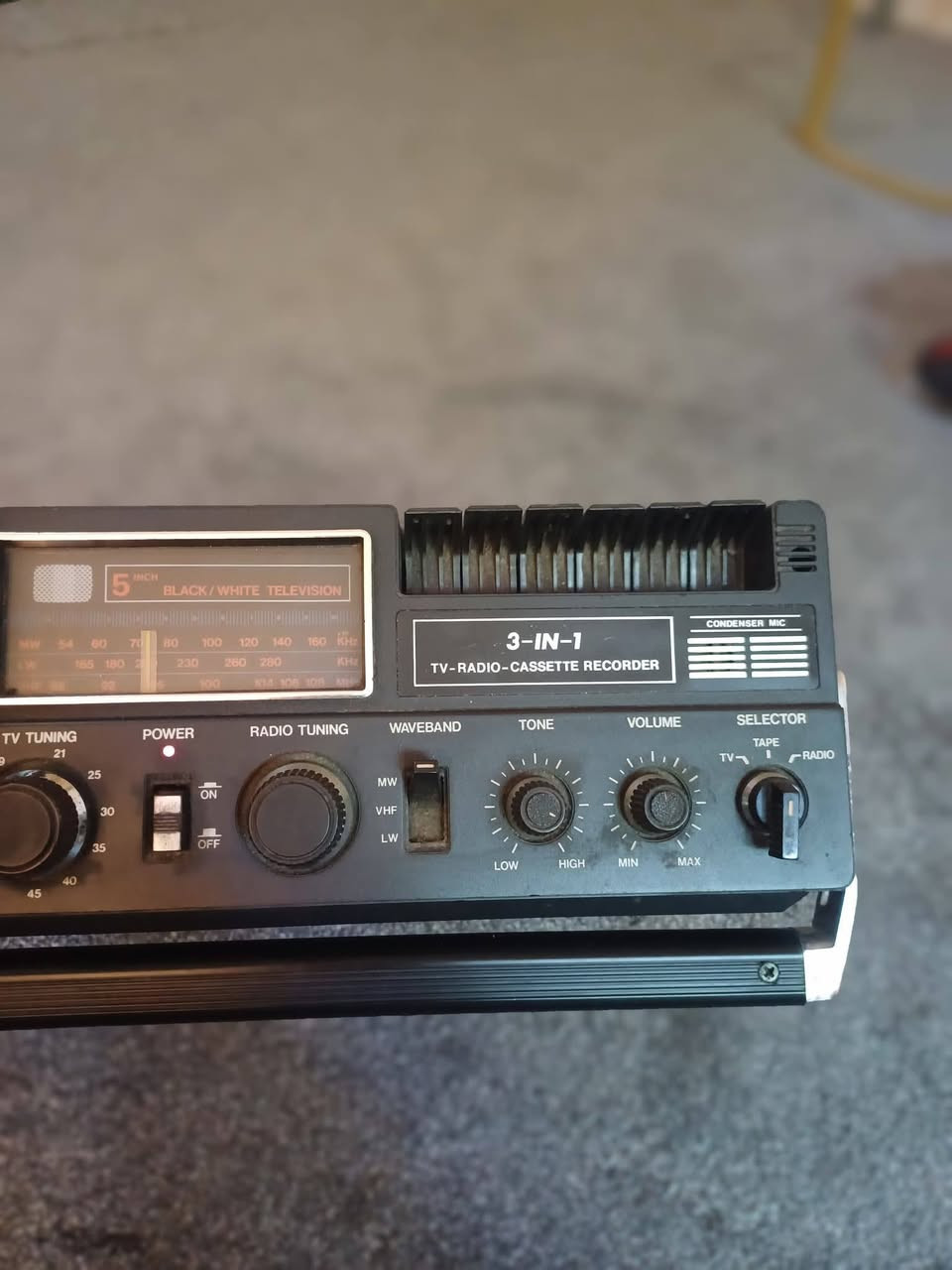 العدد 3
٢ راديو تلفزيون ،،،،، كارتون
       ١ راديو تلفزيون مسجل
        سعر الكل ب ٥٠٠ ،،،، الف


**إذا كنت صاحب هذا الإعلان وتريد حذفه لأي سبب، رجاءا أرسل رسالة إلى الدعم الفني**