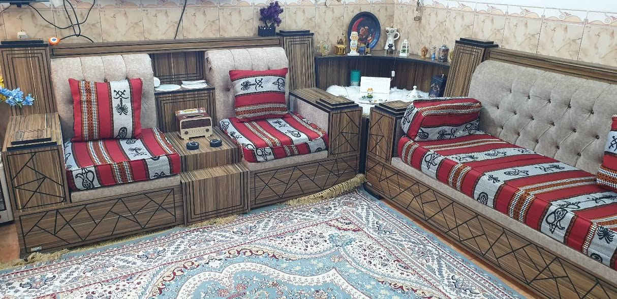 تخم مصري ٨مقاعد وزاويه وطبله وسطيه ويشتغل دي جي وسماعات ونفاظات بي اوجهه اضافيه مثل الصور اوجهه رمضاني ورصاصي مكاني بغداد الرصافه الامين الثانيه


**إذا كنت صاحب هذا الإعلان وتريد حذفه لأي سبب، رجاءا أرسل رسالة إلى الدعم الفني**