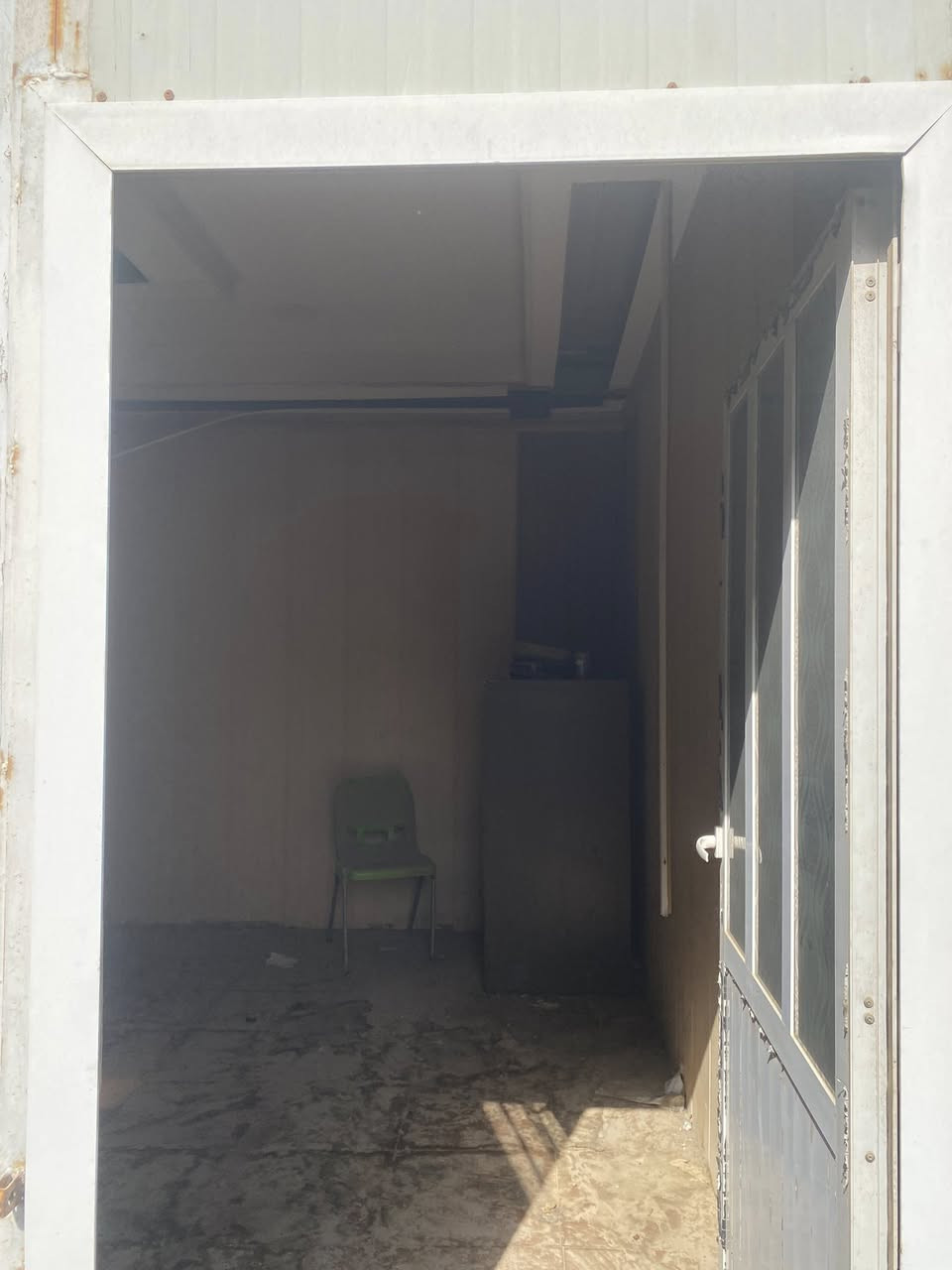 مجموعة كرفانات للبيع طول 6 عرض 4 الرتفاع 3 طول 6 عرض 3 العنوان بغداد ***********
