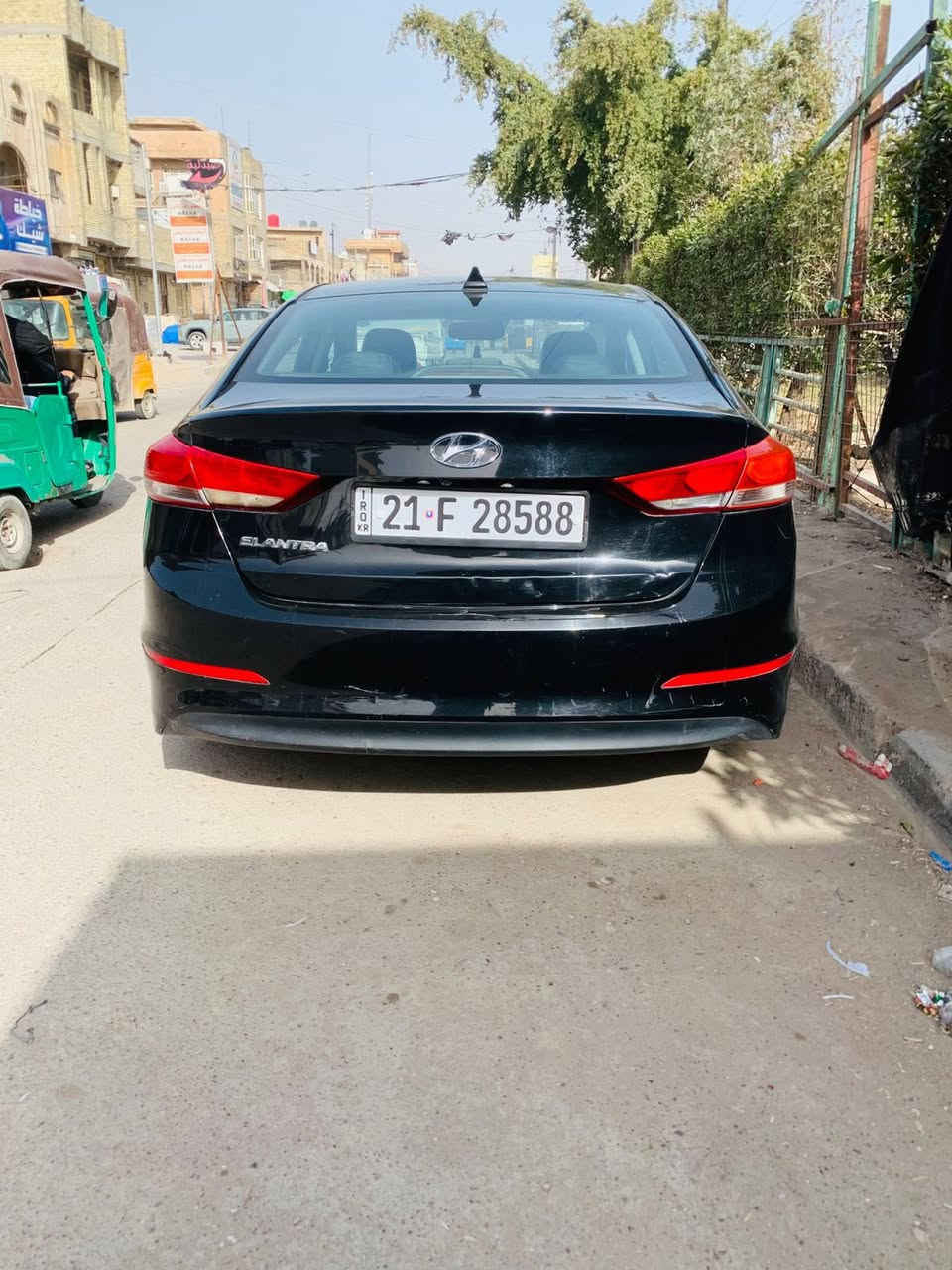 السلام عليكم
الانترا موديل 18 
ممشه السياره 80ميل
سياره ليبل واحد عدة جاملغ الايسر الامامي
فول عده فتحه وبصمه
كير مكينه بل جيس مكفولات شركة 
تخم تاير جديد ويل اسود 
سياره مرتبة وخير من الله 
وبل عافيه عل ياخذها 
السياره رايدها مراوس فقط 
هـ ***********
هـ***********
