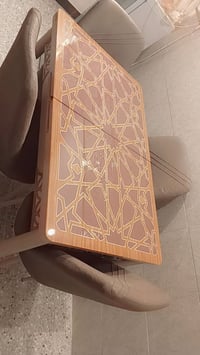 ميز طعام • شبه مستخدم • قابل للتفاوض