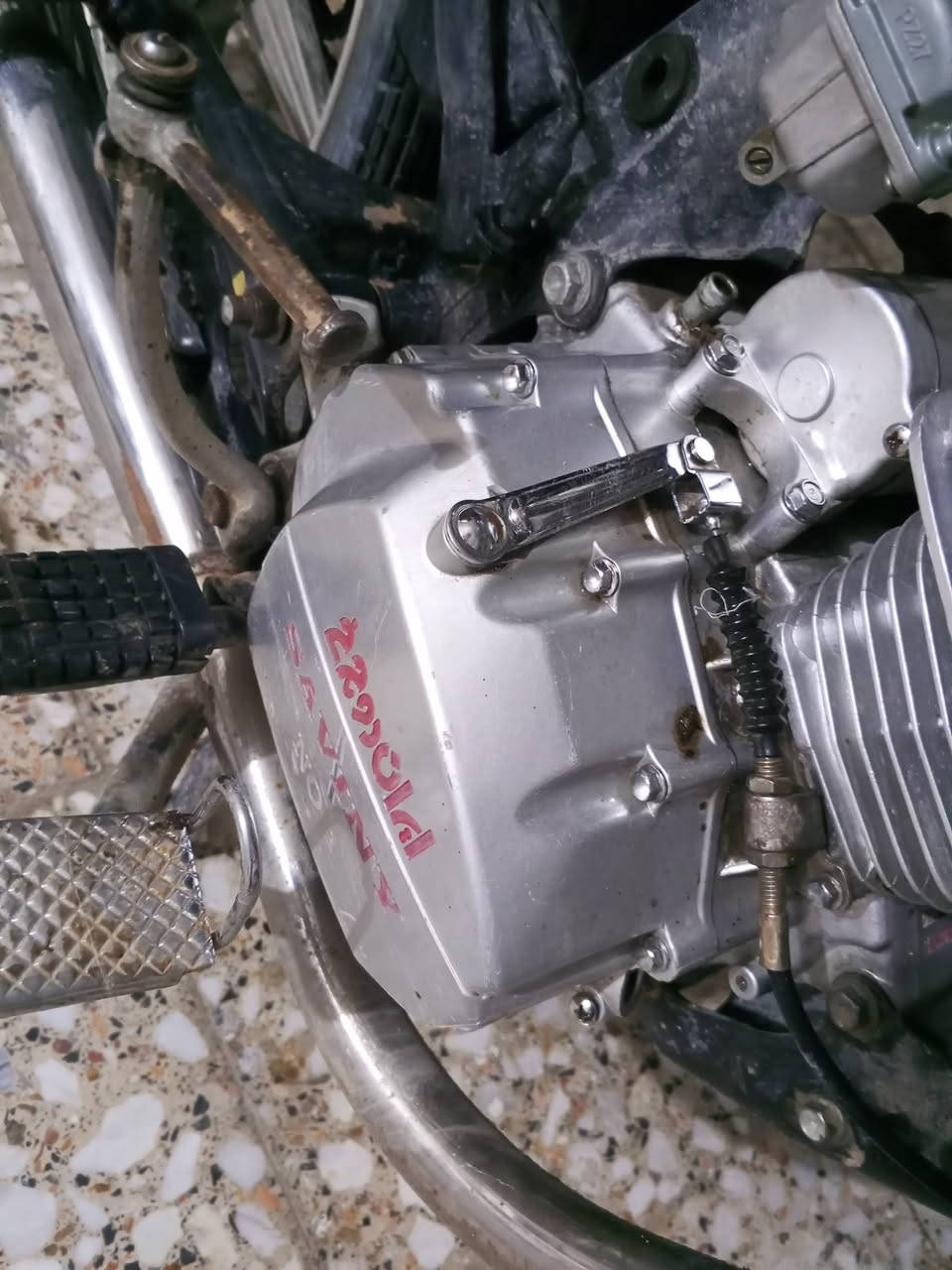 سلام عليكم سلام 5 كير للبيع اوراق سكنر موديل 21 سيفان سعر 450 بيه مجال 
مامفتوحه مستعجل على بيعه
شغاله هندر واحد سلف يشتغل بس لاغي غراضه موجوده 
الديوانية حي الحضارة *********** وتساب خط خاص موجود
