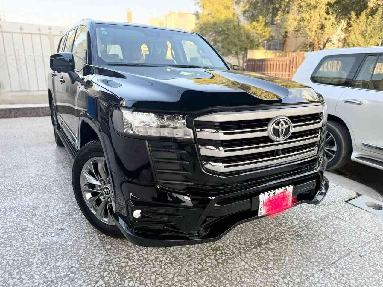 السلام عليكم
البيع لاندكروز بريم اصلي زيرو 
موديلها ٢٠٢٤ 

سياره اصل بريم بدون برده جديده لوك السياره  

ومغلفه PPF اصلي ضمان 10 سنوات 

مواصفات جي اكس ار لمتدد LlMlTED 

خمس كامرات محيطيه شاحن لاسلكي تبريد مقاعد تطبيق شاشات 3 جديده مغلفه داخل وخارج وغرضه كله وياه 
بسمي شخصياً رقمه بغداد ومكاني بغداد

***********

 بيع مستعجل عليه
