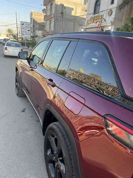 السلام عليكم 
جيب  كراند شيروكي اللون ماروني 2024 

الحادث موجود بالمنشور قبغ جنطه ومبدل نفس اللون 

السيارة يعني مابيها صبغ

مغلقة ppf بالكامل مع القمارة ضمان 10 سنوات ب12 ورقة 

الوصل موجود مال ضمان

نشرة داخلية led اصلية ب200 دولار  

السيارة تو ويل 

رادار امامي

كشنات تدفئة

ستيرن تدفئة

جلد كنتاره

اوتو بريك 

نقاط عمية

اشاير بالمري وبعد بيها مواصفات

السيارة جديدة كلش برغي مابيها نقص 

هزة ورقم جديد بأسمي تحويل ثاني يوم 

ماشية 23 الف كيلو  

السعر 35,000$ وبيها مجال بسيط

مكاني بغداد البنوك 

*********** محمد
