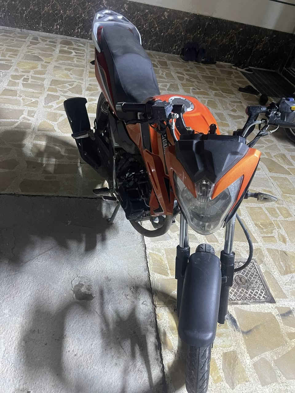 السلام عليكم
دراجة هيومه للبيع
مسجل سنويه تحويل مباشر  
موديل 2022
محرك بلادي برغي مامفتوح بي 
نضافه 100% 
***********
