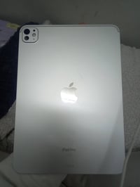 آيباد برو M4 • ١١ انش • ضمان الشركة