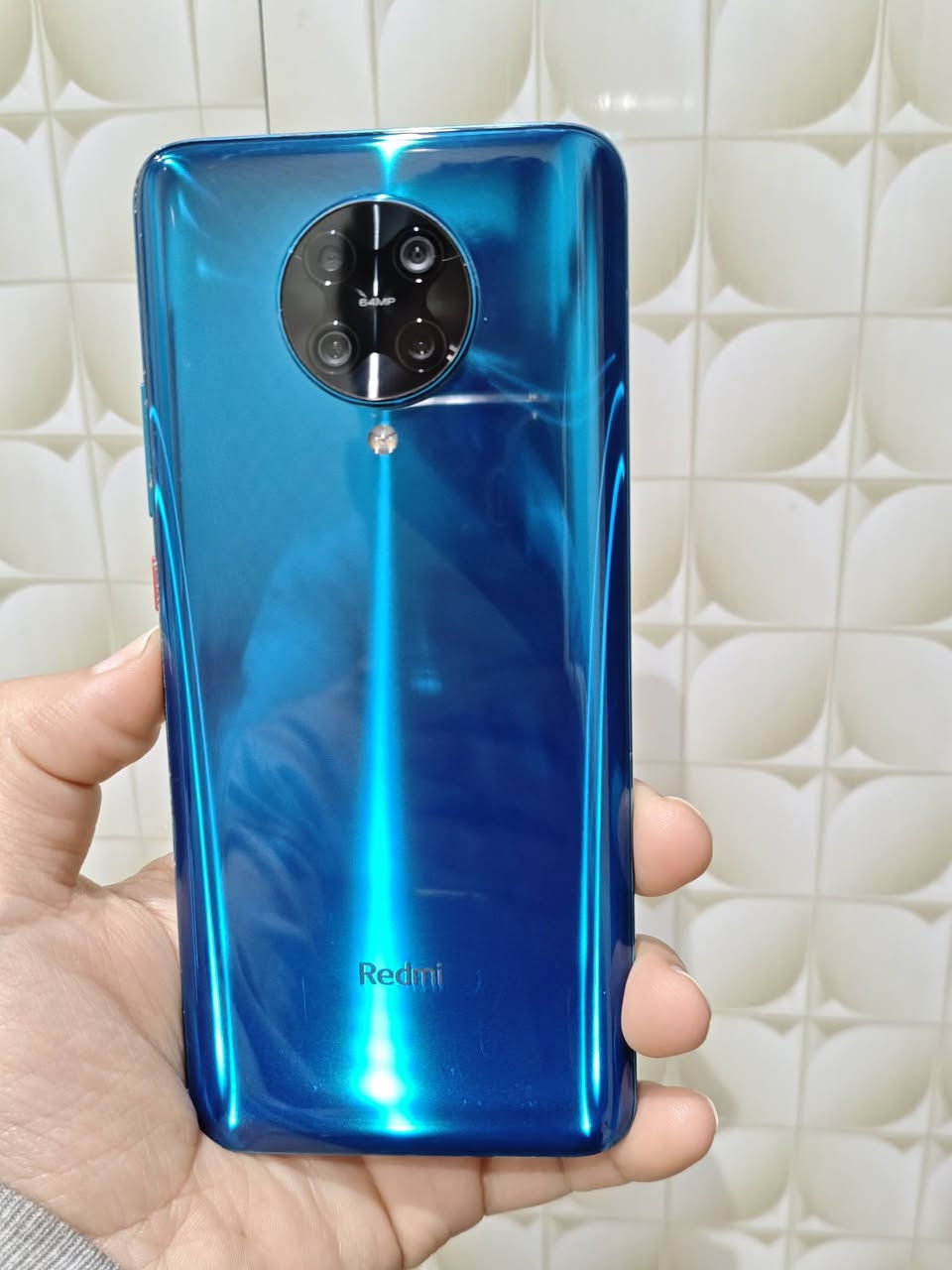 عPoco F2 pro 
جيجابايت 128 gb 
جهاز نضيف : نضافه 90%
مکان:کرکوك 
نوع الشاشة Super AMOLED
حجم الشاشة 6.67 إنش
وبطارية 4700 مللي أمبير مع شحن سريع 30 واط
 كاميرا خلفية أساسية بدقة 64 ميجابكسل قادرة على تصوير 8K
خلفية رباعية: 64 ميجابكسل (أساسية)، 13 ميجابكسل (واسعة)، 5 ميجابكسل (ماكرو)، 2 ميجابكسل (عمق).
أمامية: كاميرا منبثقة (Pop-up) بدقة 20 ميجابكسل.


**إذا كنت صاحب هذا الإعلان وتريد حذفه لأي سبب، رجاءا أرسل رسالة إلى الدعم الفني**