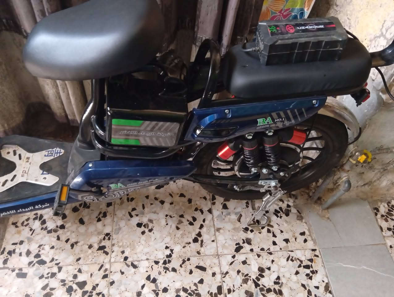 السلام عليكم للبيع دراجه شحن حجم عشرين شغاله نضيفه 100بالميه طك كارتون بعده جديده السعر 300 وبيه مجال للشراي مكانو بغداد كراده داخل ***********

