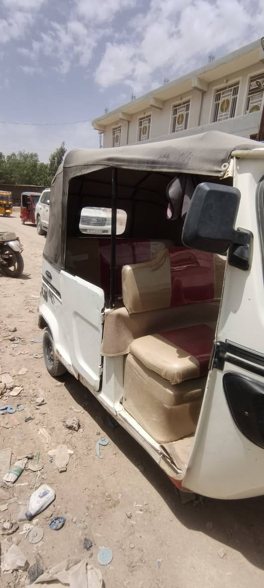 تكتك TVs
للبيع رقم وسنويه 7 مليون وبيها مجال حك الجيه 
***********
