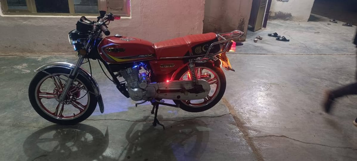 سلام عليكم موطور للبيع موديل 23محرك كبس ما مفتوح و كهربائيات شغاله السعر 600 و بي مجال للطيبين ***********
