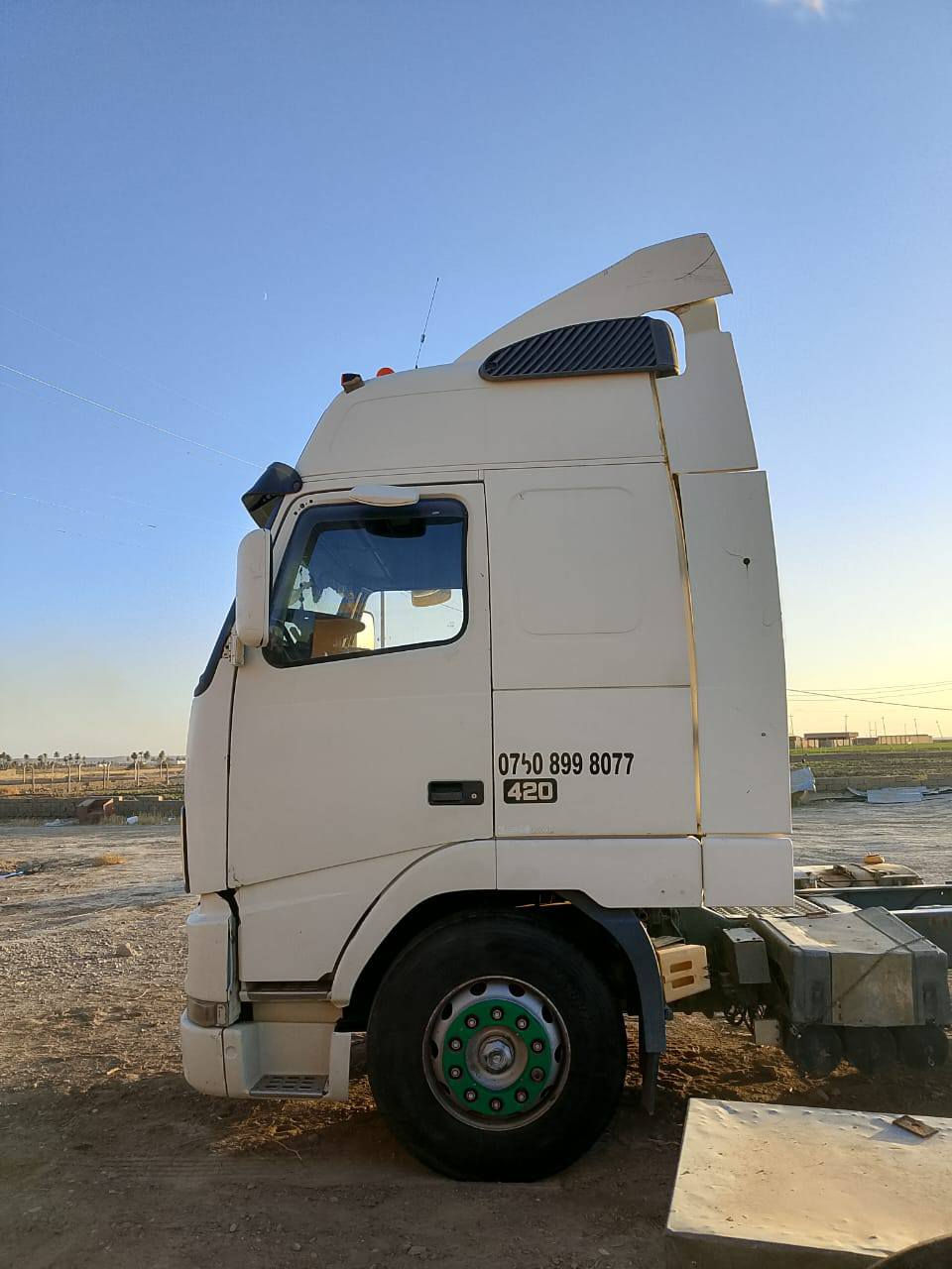 سلام عليكم فالفو البيع 2001
مكفوله كير محرك واكسل شاصي باج  مربوطه فلات السعر100وبيها مجال
***********مكان صلاح الدين
