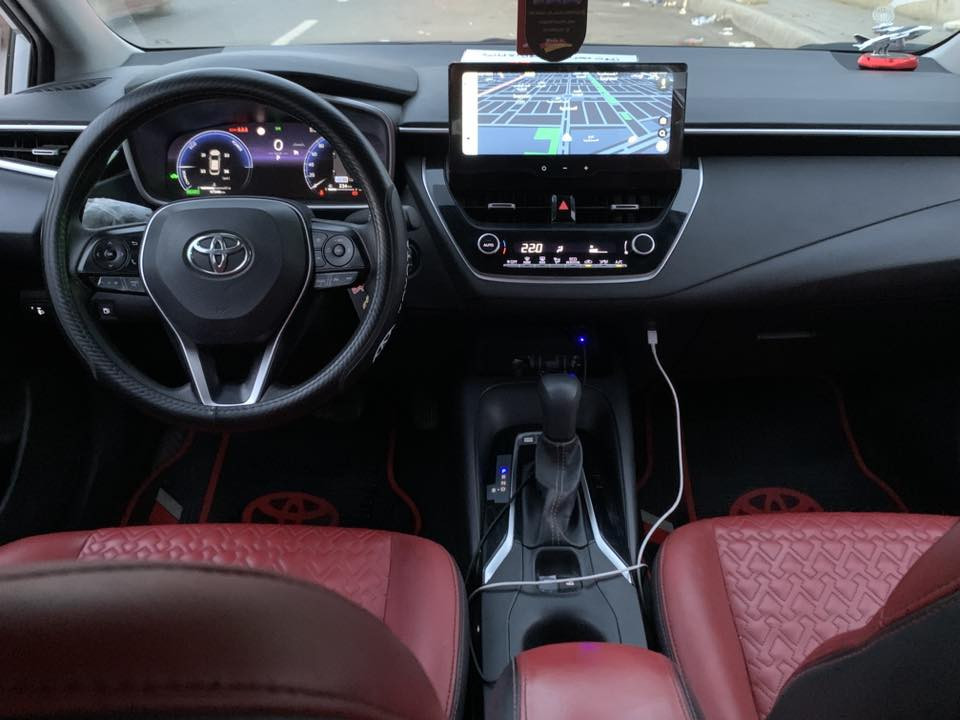 السلام عليكم
كورلا الشكل الامريكي 2024 

فول مواصفات 

فتحة داخل احمر كشن السايق كهرباء السيارة 

السيارة بدون صبغ بيها طخة بصفحة الصدر باقية على وضعها ماشية 47 الف 

السيارة خير من الله 

سعرها 142 وبي مجال 

للاستفسار ***********
