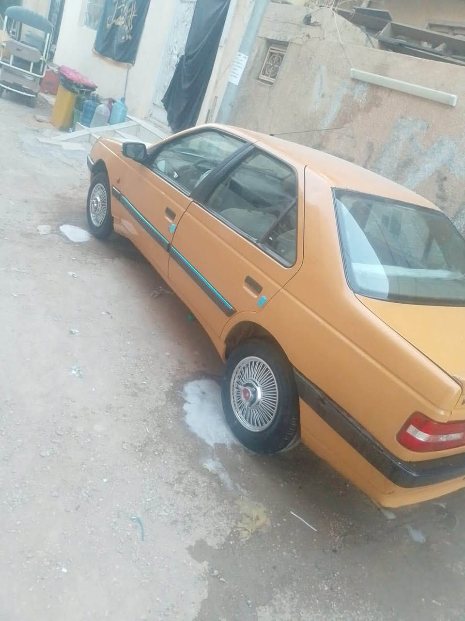 سلام عليكم بيجو اكد البيع الموديل 2015
السياره جاهزه خير من الله تخم تاير تبريد كلاه جديد 
وحدانيه جديده هيأ وغرمات مصفره  السعر 42 وبيه مجال رقم السياره بغداد محول وجاهز انكليزي        ***********
