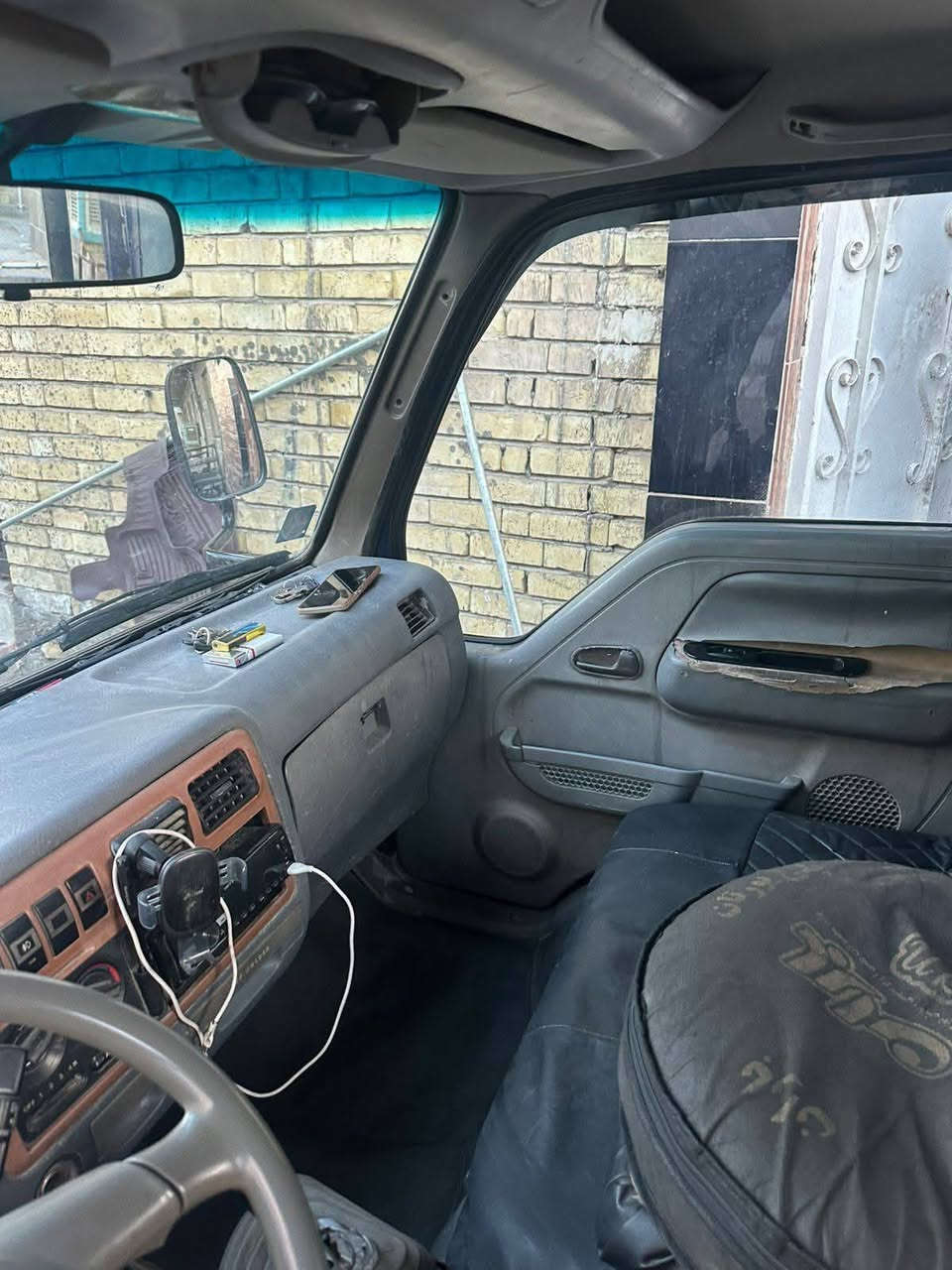 سلام عليكم كيه ام عيوان 2001 البيع سعره 75 بيه مجال *********** بغداد مدينه الصدر
