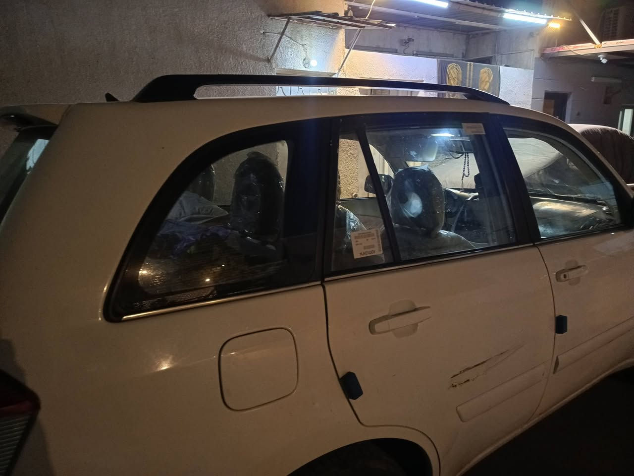 السلام عليكم شيري تيكو للبيع ماشيه 80 الف سياره كلش نظيفه الرقم
***********
