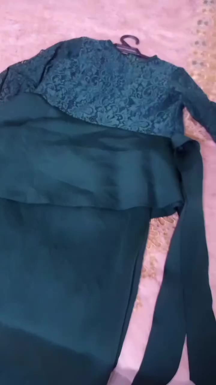 فستان كيبور من فوك يجنن بل لبس يخصر الجسم يلبس من ٤٤ الى ٤٨ لان مطاط اقماشه ملبوس مره وحده اريده ٨٥ الف وبي مجال مكان بغداد توصيل متوفر


**إذا كنت صاحب هذا الإعلان وتريد حذفه لأي سبب، رجاءا أرسل رسالة إلى الدعم الفني**