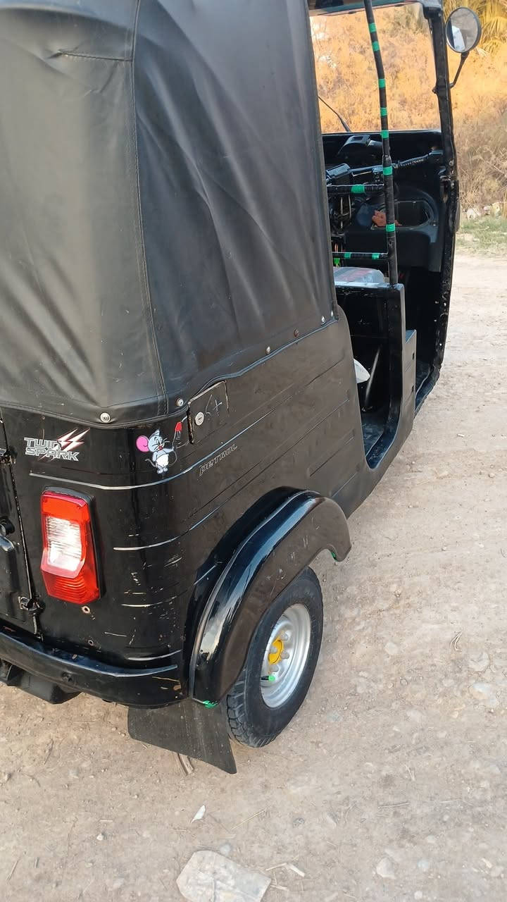 تكتك للبيع ٢٠شهر١٢ رقم تحويل ثاني يوم مكاني واسط الكوت السعر النهائي ٥٨٠٠ راعيها يريد تحويل  مكينه مكفوله [***********]
