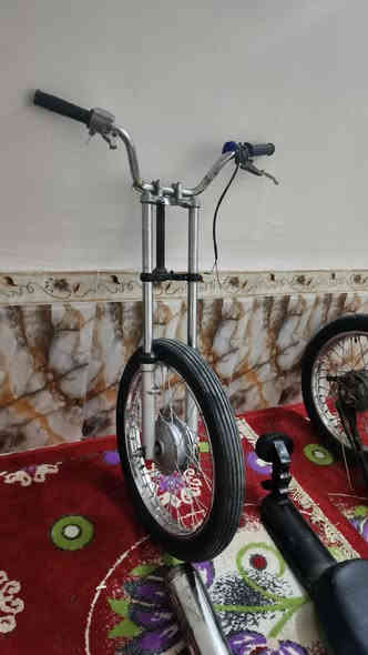 سلام عليكم غراض دراجه محرك وصدر دراجه كامل وسيت كامل بس جيب وشد صالنصه كاتم شراي يتصل سعر 125مكان شطره  ‏‪***********‬‏
