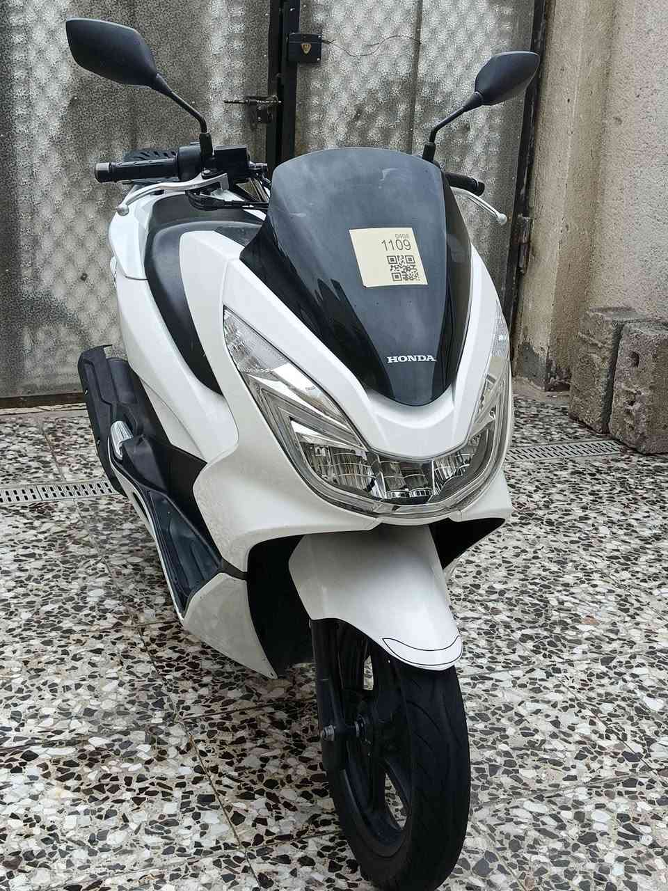 سلام عليكم بي سي إكس جيل الثاني
ياباني جي إف دراجه بحالت الوكالة مكفولة كفاله عامه
حساس زدحام ستان حساس إضافة انبيتري + سبايدر 
كتلوكات الشركه ورقت مزاد عده صباين لون أبيض صدفي
سكن بغداد حي النصر   ***********
