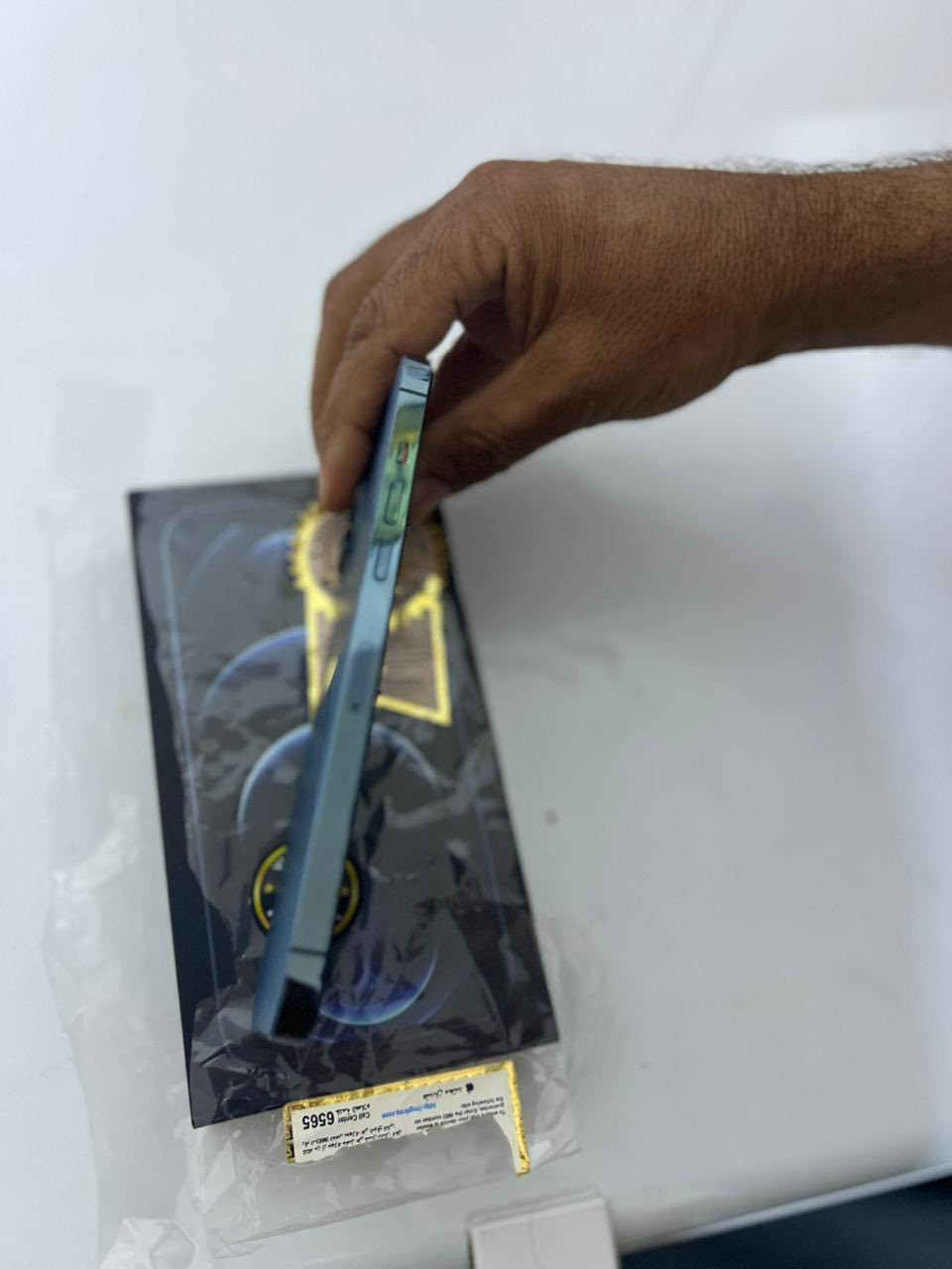 ايفون 12برو ماكس شرق اوسط مكفول من كلشي باقي التفاصيل بالصور للاستفسار *********** السعر 525 وبي مجال
