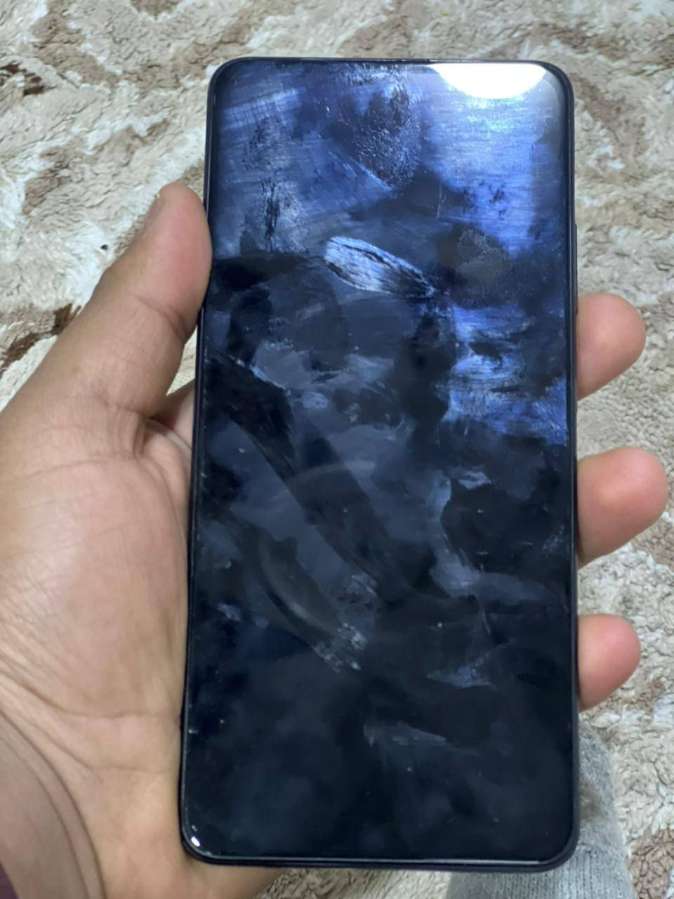 السلام عليكم 
موبايل OppoA3x 
ذاكره 128 
البطاريه 5100
جهاز حيل نضيف 
مابي ولا شخط 
ضد الكسر 

السعر 125 وبي مجال قليل 

الهاتف 
***********
