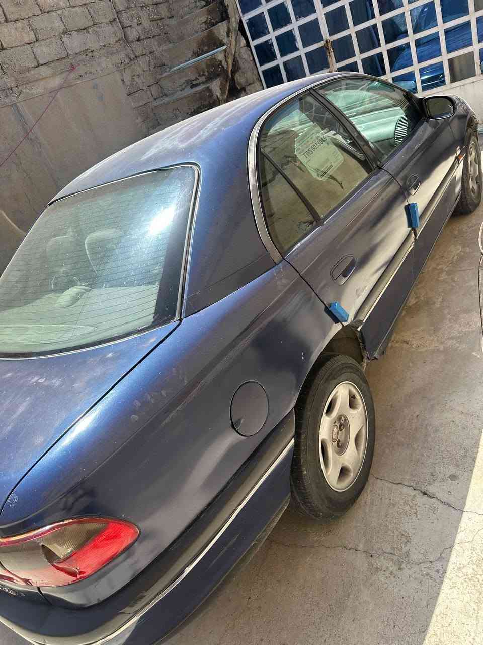 السلام عليكم.. أوبل أوميغا للبيع
نوع السيارة: أوبل أوميغا (Opel Omega).
​الموقع: الموصل.
​الرقم: أربيل (تحويل أو وكالة مضمونة).
​تفاصيل وحالة السيارة:
​السيارة نظيفة وما شاء الله عليها.
​التبريد شغال وثلج وجاهز.
​المحرك والـتطواية والشرطيات كلها بحالة جيدة جداً والسيارة مال جنّاي.
​التحويل والورق كله كامل وجاهز.
​الصبغ والبدن: مثل ما موضح بالصور (بيها جلح شمس بالجنطة والشرك/البونيد بسبب جونا، وباقي البدن نظيف).
​السيارة جاهزة من كلشي ومابيها أي نقص، مال مشي وسفر.
​السعر: [ 38 ورقه ] (بيها مجال للشراي الطيب)
للاستفسار والتواصل: [ *********** أو راسلني خاص.
