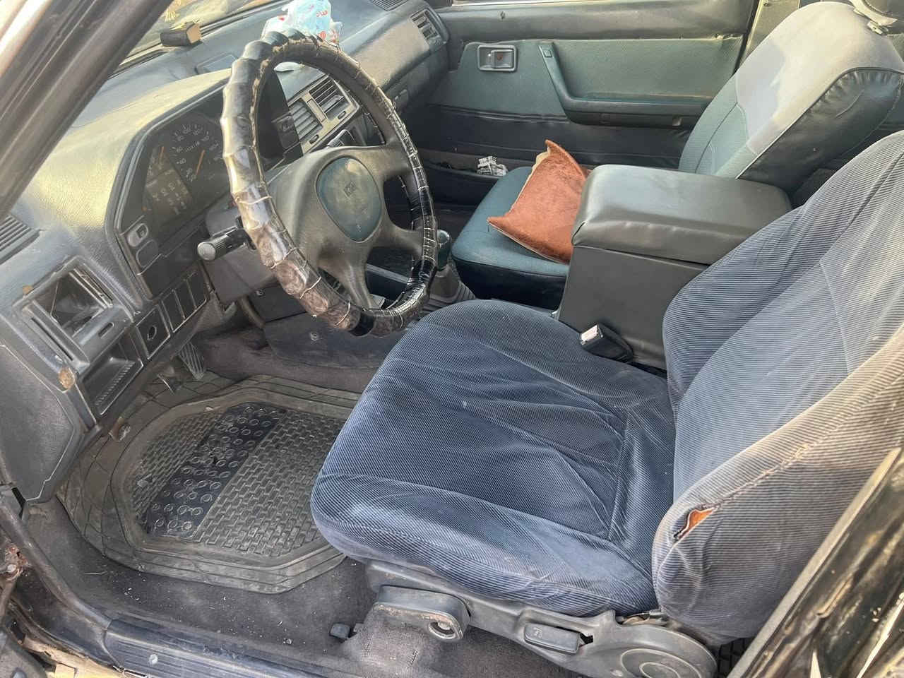 كيا كابتل للبيع موديل٩٢نضيفه محرك لأصرف والابخار تايرات نضيفه مشط ستيرن كايم سنويه نافذه صار سنه رقمه ديالى للبيع فقط لسعر 20 وبيه مجال العنوان ديالى المقداديه للاستفسار خاص أو اتصل ع الرقم ***********
